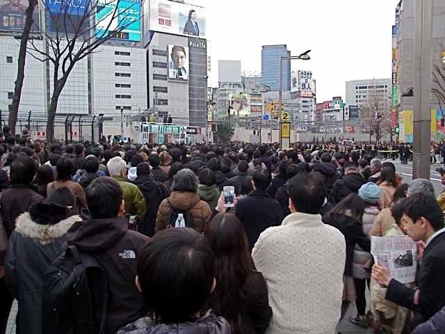 新宿アルタ前2.jpg