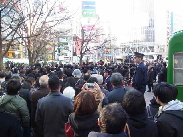 渋谷ハチ公前一回目地上.jpg