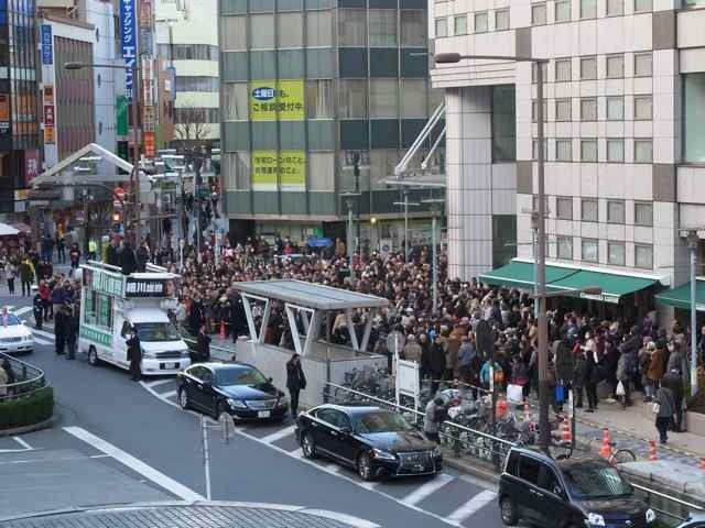 2月5日細川もりひろさん@八王子駅北口東急スクエア前1.jpg
